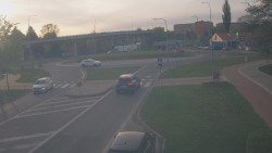 Křižovatka ulic Velká Dlážka a Polní