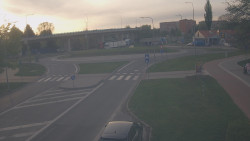 Křižovatka ulic Velká Dlážka a Polní