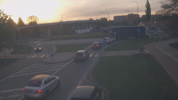 Křižovatka ulic Velká Dlážka a Polní