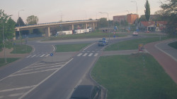 Křižovatka ulic Velká Dlážka a Polní