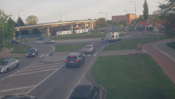 Křižovatka ulic Velká Dlážka a Polní