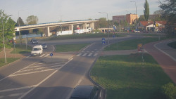 Křižovatka ulic Velká Dlážka a Polní