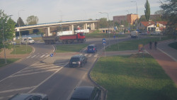 Křižovatka ulic Velká Dlážka a Polní