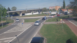 Křižovatka ulic Velká Dlážka a Polní