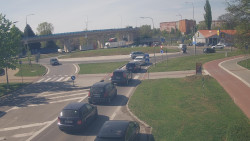 Křižovatka ulic Velká Dlážka a Polní