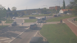 Křižovatka ulic Velká Dlážka a Polní