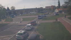 Křižovatka ulic Velká Dlážka a Polní