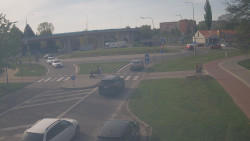 Křižovatka ulic Velká Dlážka a Polní