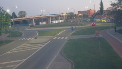 Křižovatka ulic Velká Dlážka a Polní