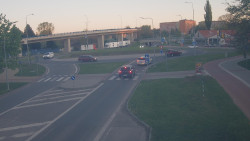 Křižovatka ulic Velká Dlážka a Polní