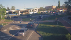 Křižovatka ulic Velká Dlážka a Polní