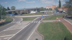 Křižovatka ulic Velká Dlážka a Polní