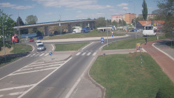 Křižovatka ulic Velká Dlážka a Polní