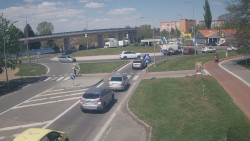 Křižovatka ulic Velká Dlážka a Polní