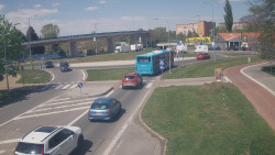 Křižovatka ulic Velká Dlážka a Polní