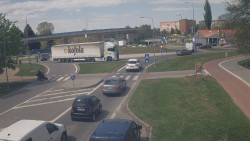 Křižovatka ulic Velká Dlážka a Polní