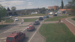 Křižovatka ulic Velká Dlážka a Polní