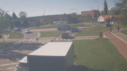 Křižovatka ulic Velká Dlážka a Polní