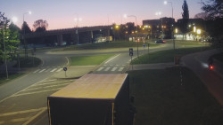 Křižovatka ulic Velká Dlážka a Polní