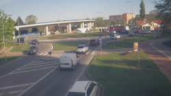 Křižovatka ulic Velká Dlážka a Polní
