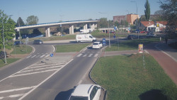 Křižovatka ulic Velká Dlážka a Polní