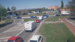 Křižovatka ulic Velká Dlážka a Polní