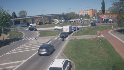 Křižovatka ulic Velká Dlážka a Polní