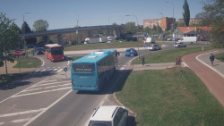 Křižovatka ulic Velká Dlážka a Polní