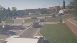 Křižovatka ulic Velká Dlážka a Polní