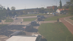 Křižovatka ulic Velká Dlážka a Polní