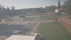 Křižovatka ulic Velká Dlážka a Polní