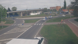 Křižovatka ulic Velká Dlážka a Polní