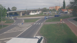 Křižovatka ulic Velká Dlážka a Polní