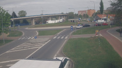 Křižovatka ulic Velká Dlážka a Polní