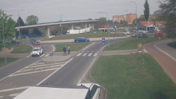 Křižovatka ulic Velká Dlážka a Polní