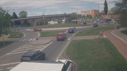 Křižovatka ulic Velká Dlážka a Polní