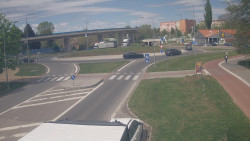 Křižovatka ulic Velká Dlážka a Polní