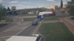 Křižovatka ulic Velká Dlážka a Polní