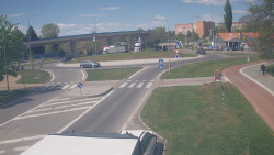Křižovatka ulic Velká Dlážka a Polní