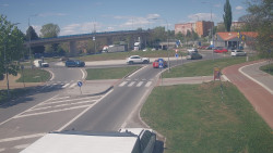 Křižovatka ulic Velká Dlážka a Polní