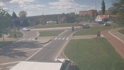 Křižovatka ulic Velká Dlážka a Polní