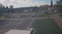 Křižovatka ulic Velká Dlážka a Polní
