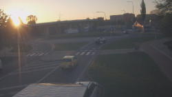 Křižovatka ulic Velká Dlážka a Polní