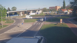 Křižovatka ulic Velká Dlážka a Polní