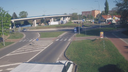 Křižovatka ulic Velká Dlážka a Polní