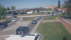 Křižovatka ulic Velká Dlážka a Polní