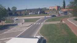 Křižovatka ulic Velká Dlážka a Polní