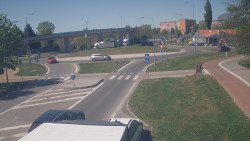 Křižovatka ulic Velká Dlážka a Polní