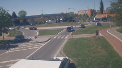 Křižovatka ulic Velká Dlážka a Polní