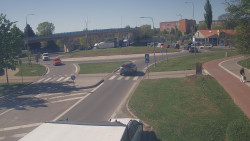 Křižovatka ulic Velká Dlážka a Polní